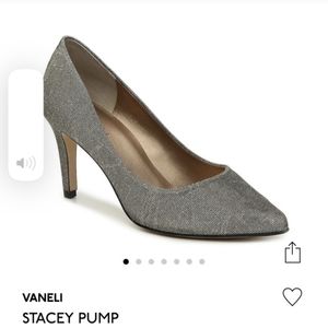Stunning VANELi Platinum Pumps Heels